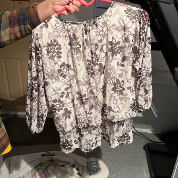 Women's Top - Picture 2 of 2